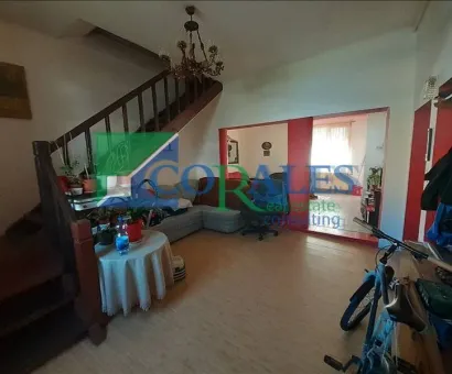 Centrala proprie. Mobilat si utilat complet. Model cu doua intrari.