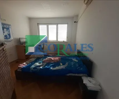 Apartartament 3 camere. Etaj intermediar cu lift. Vedere pe 2 parti.