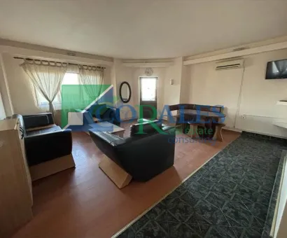 Etaj intermediar, centrala proprie, clima.