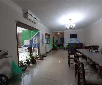 Doua corpuri de cladire, pretabil investitie!