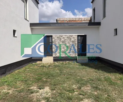 Despartit prin CT. Strada Asfaltata!