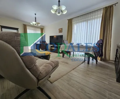 Pozitie excelenta. Intimitate.