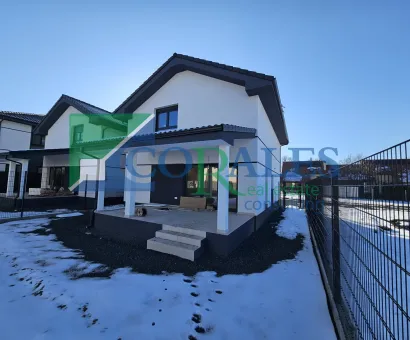 Despartit prin casa scarii! Zona buna! Asfalt! Toate utilitatile!