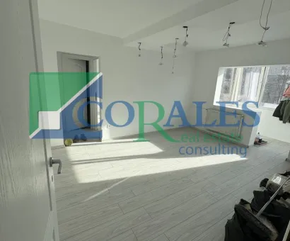 Etaj 2. Bloc izloat. Renovat!