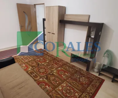 Zona Dacia. 2 camere. La parter. Disponibil imediat.