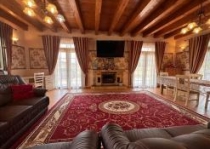 House with 8 rooms  in  Giarmata-Vii , Orice zona